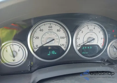 2010 Chrysler Town & Country Touring from USA, damaged, VIN 2A4RR5D18AR245563